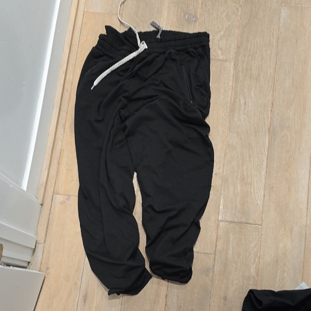 Vuori Black Sweatpants